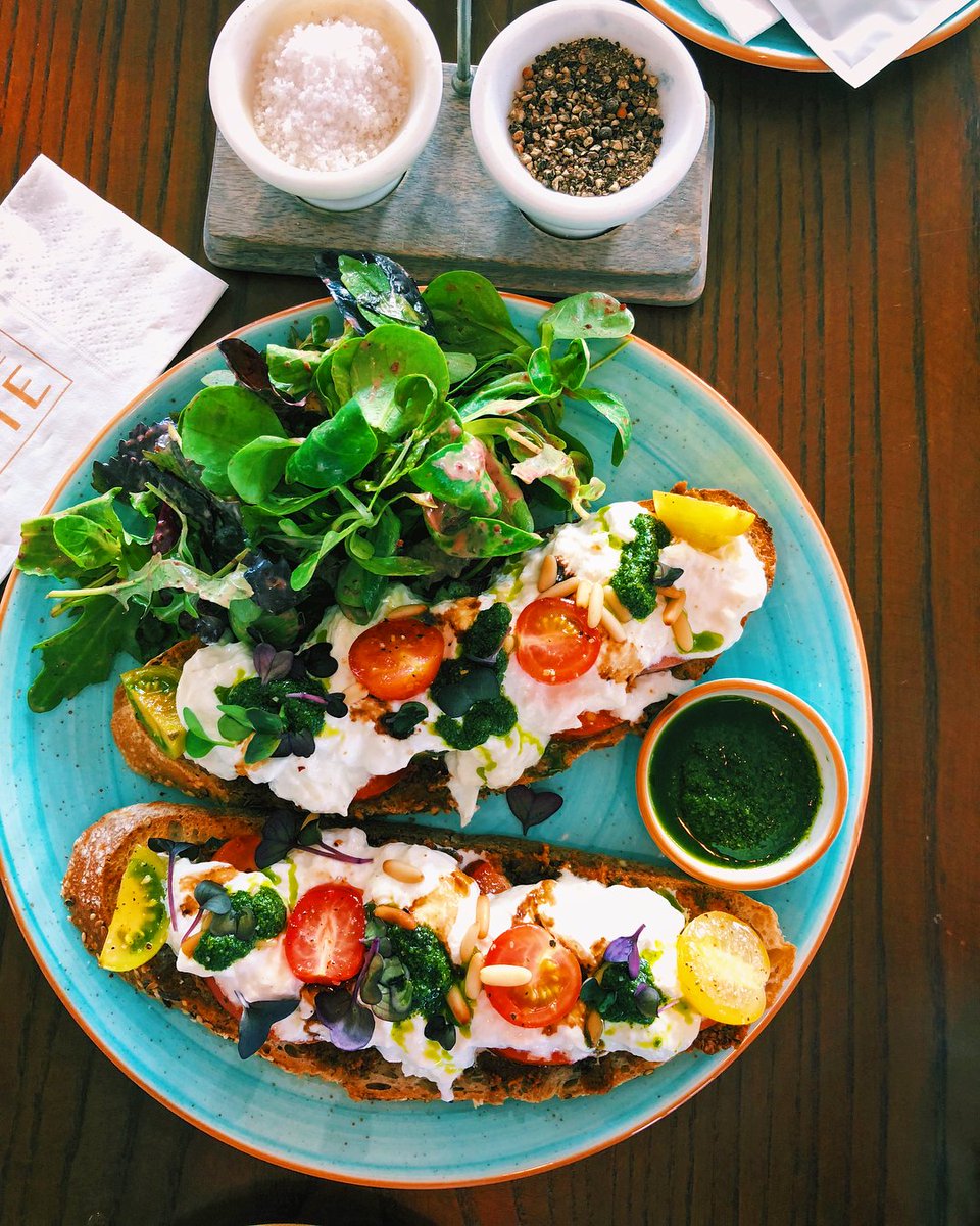 mdjcafe's tweet photo. All the colours of summer – on a plate. #MaisondeJuliette https://t.co/qxQ9U0smJ4