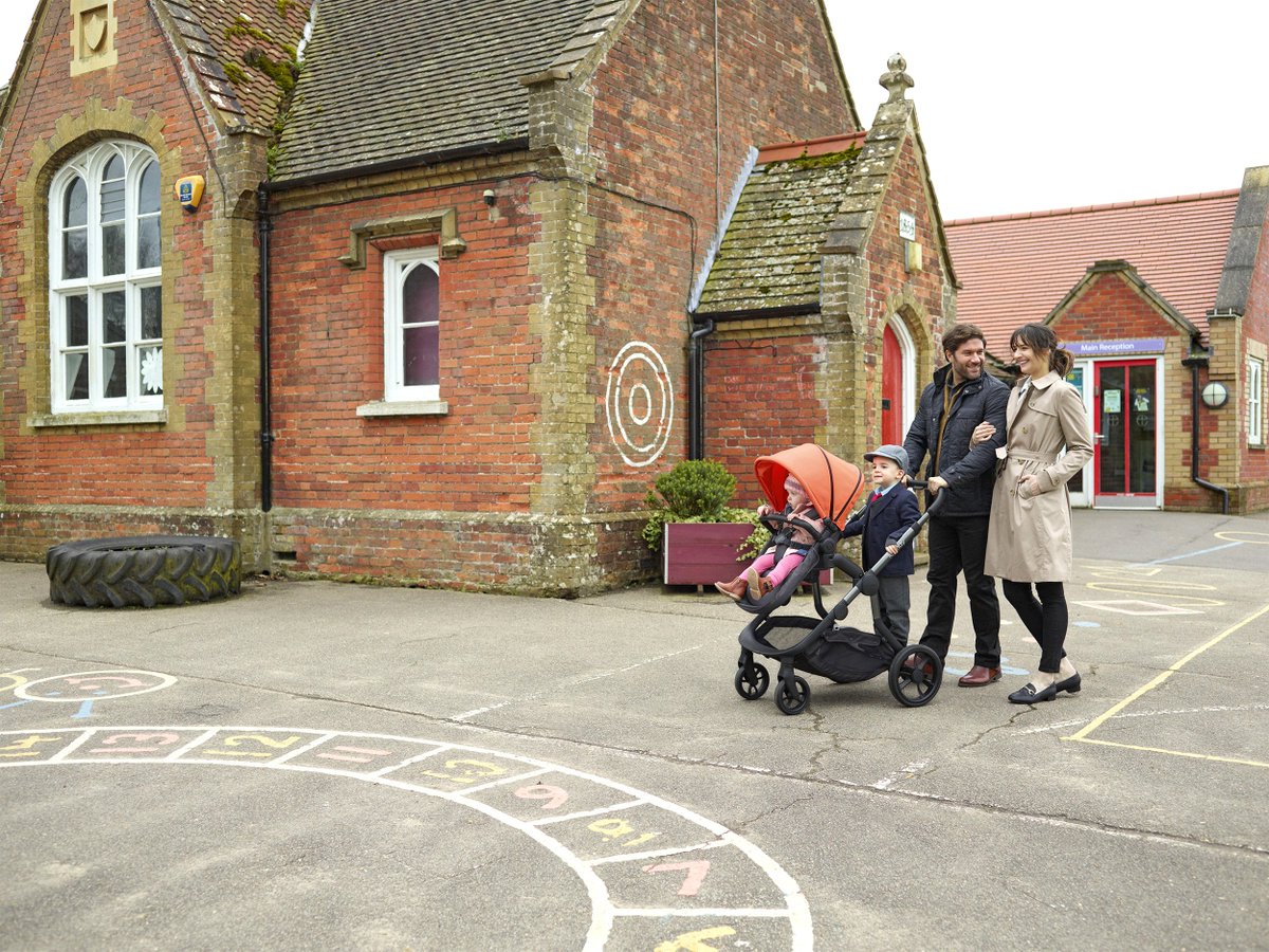 iCandyWorld's tweet photo. Perfect for the school run - #backtoschool 
The #iCandyOrange offers a unique integrated ride on board, ideal for the older sibling. :) #AbsolutelyFutureproof https://t.co/BFgO4dq9iy