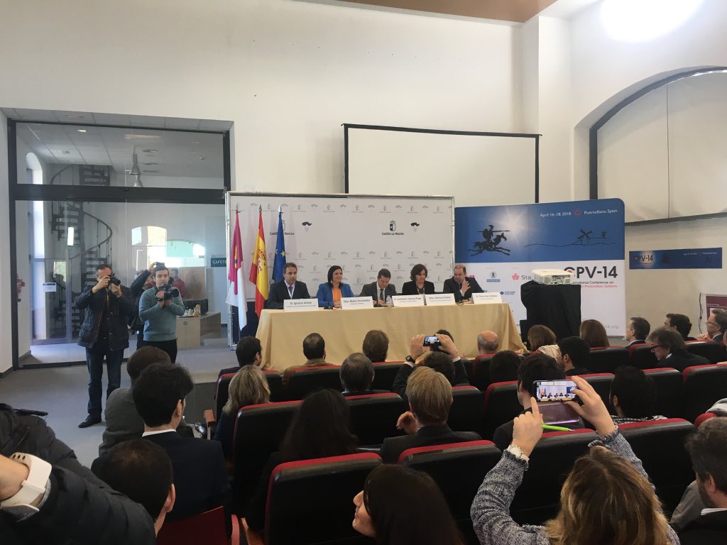 rephlect_solar's tweet photo. @bsqsolar at CPV-14. Great support from the Government of the Autonomous Region of Castilla La Mancha. Welcome speeches by the President and the Economy Counsellor of Castilla La Mancha, as well as the Major of Puertollano. https://t.co/gn1SNMssas