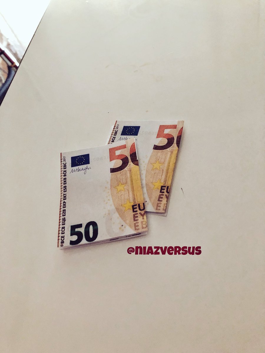 icaruscripted's tweet photo. So I decided as promo for #LetMe I’m gonna go and drop some 50€ around campus and around town  💵 😛
100% sure people will pick them up 😜💛 @zaynmalik @inZAYN https://t.co/tnWThs3CuB