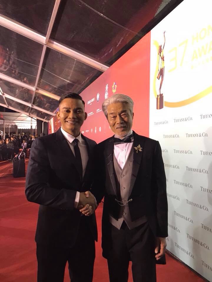 倉田保昭さんとトニー・ジャーさん。 
#HongKongFilmAwards37thでの写真なのかな。

facebook.com/MediaAsia/post…