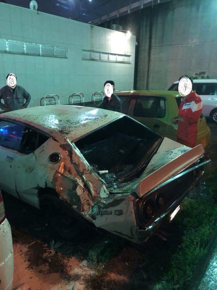 reo_showdown's tweet photo. 悲惨すぎる
このスカイラインGTRは197台しか生産されてないくっそ稀少な名車やのに

高齢者の操作ミスで大切にしてる車潰されるとか...
これだけは避けようもない。
お国のお偉いさん達、何とか対策してください。

(写真お借りします) https://t.co/kxjsMcJEEJ