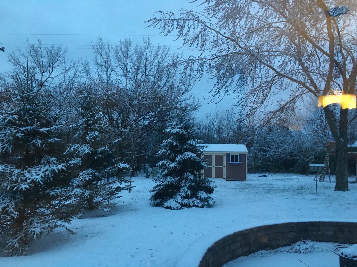 head2toemin's tweet photo. @itsmechadking North of Chicago. Happy Holidays! 🤣 https://t.co/tWXX460zZU