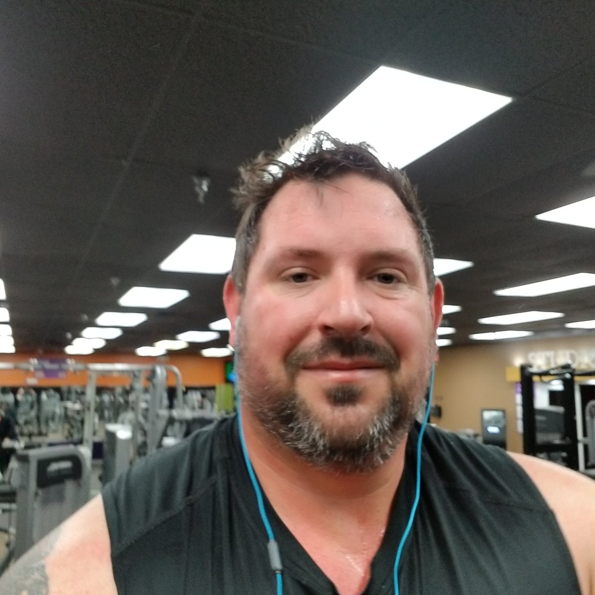 BrittenMcDowell's tweet photo. #abetterway #abetterlife #beyourbestyet #doingthedeal #wod #prime #xmplus #noexcuses #marshallstrong #leadforgodsake #mastermind! Nothing like preparing while pounding the treadmill! book study starting 645pm at Radcliff Christian.. #lfgs by @ToddGongwer https://t.co/gQrSd6lsHE