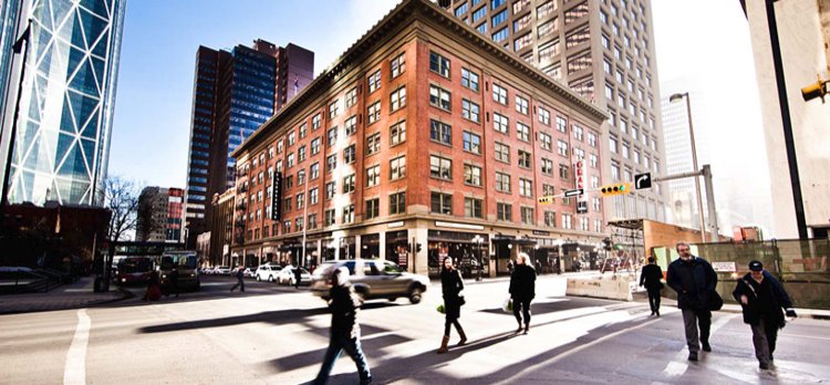 MTone123's tweet photo. Future repurposing of downtown Calgary office building forces closure of iconic Billy's News store. https://t.co/5q0VDsBIsG #Calgary #realestate #yyc #yycre #retail https://t.co/BC3l1eKAzp