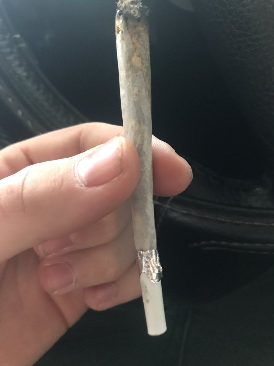RBuurt's tweet photo. Nooit meer struggles dat hij niet meer plakt #zuenreparaties #lifehacks #teamzuen https://t.co/AJru7drZvu