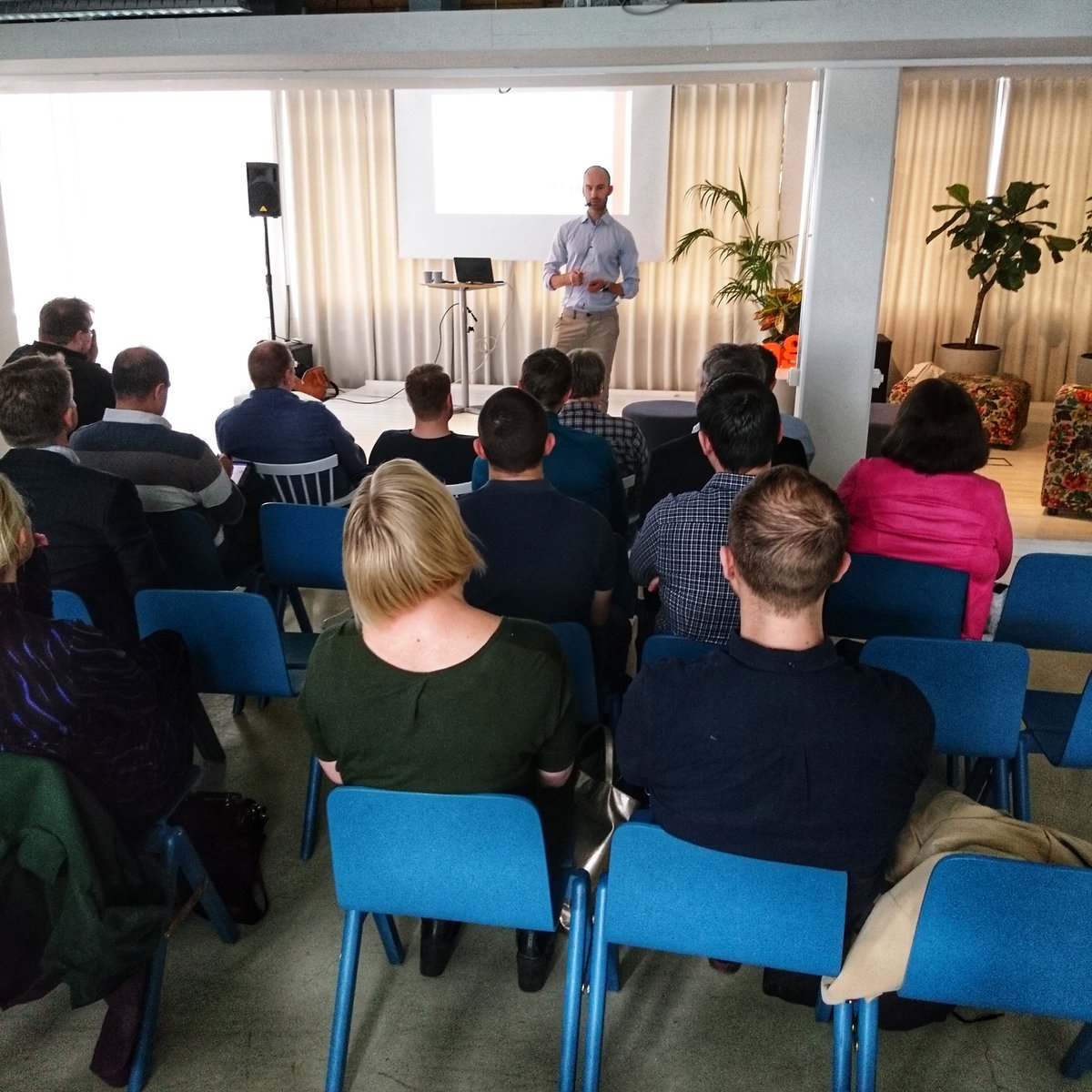 EON_agileNordic's tweet image. Patrik Thuring from @EON_Nordic is talking right now about sustainable city development at @mincmalmo. #agiletalks