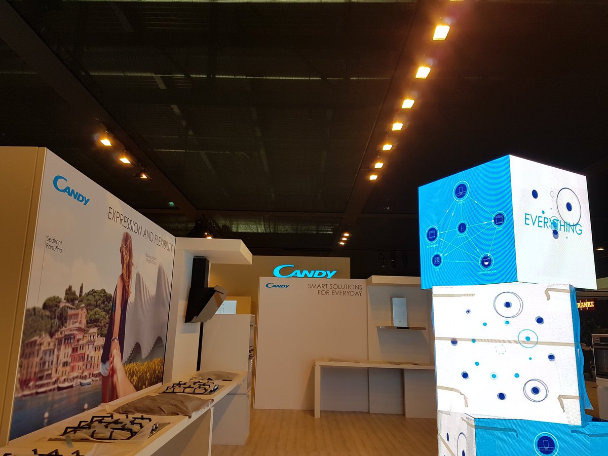 AngeloMautone1's tweet photo. Fiera in allestimento #eurocucina2018 #candy https://t.co/MIM5kpRCDv
