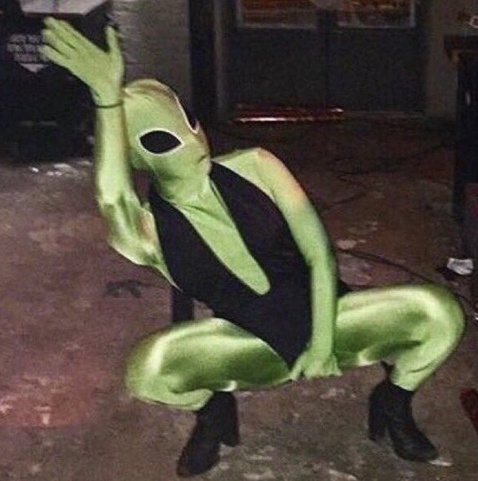 INDIEWASHERE's tweet photo. i woke up late and missed my first lecture of the new terms and also i've lost my bank card+my student i.d god is really trying me but the jokes on her cus i just found a half eaten kitkat in the bottom of my bag so we eating good this morning fellas https://t.co/UbzkLvHqyD