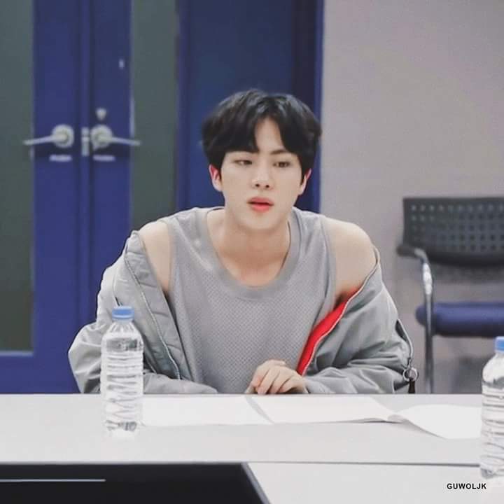 AnTran1307's tweet photo. Cần kiện Kim Seok #JIN gấp😆😆😆😍😍😍😍😍❤❤❤❤❤❤❤❤❤ 
#THOSFansBTS16M
#FavGlobalMusicBTS
@BTS_twt 
#PremiosMTVMiaw #MTVBRKPOPBTS https://t.co/ye78by9CUp