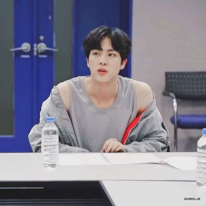 AnTran1307's tweet photo. Cần kiện Kim Seok #JIN gấp😆😆😆😍😍😍😍😍❤❤❤❤❤❤❤❤❤ 
#THOSFansBTS16M
#FavGlobalMusicBTS
@BTS_twt 
#PremiosMTVMiaw #MTVBRKPOPBTS https://t.co/ye78by9CUp