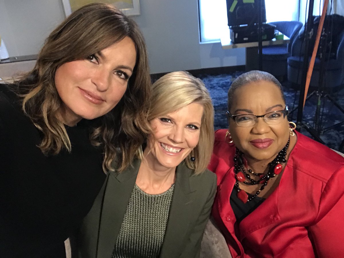 tvkatesnow's tweet photo. TV detective &amp; Detroit prosecutor partner on a very real mission for justice. My conversation w/ @nbcsvu @Mariska &amp; @PAKymWorthy This morn 8am @TODAYshow https://t.co/gALJCQarOR