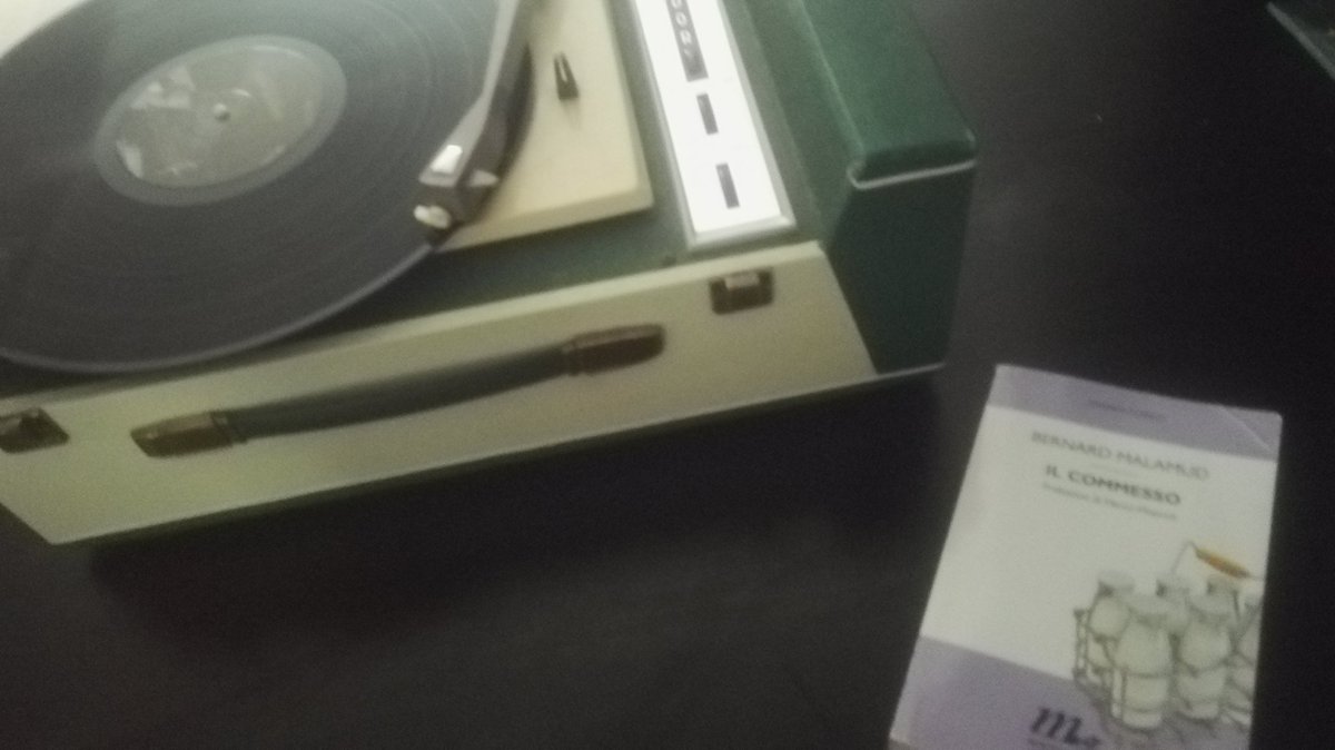 IgnatiusReillyJ's tweet photo. "Ogni occhiata perduta, per uno che viveva di sguardi, era una perdita irrimediabile."

Il commesso - Bernard Malamud

@minimumfax @ti_libro @Letteratitudine #malamud #ilcommesso #libri #leggere https://t.co/fKVjknABAr