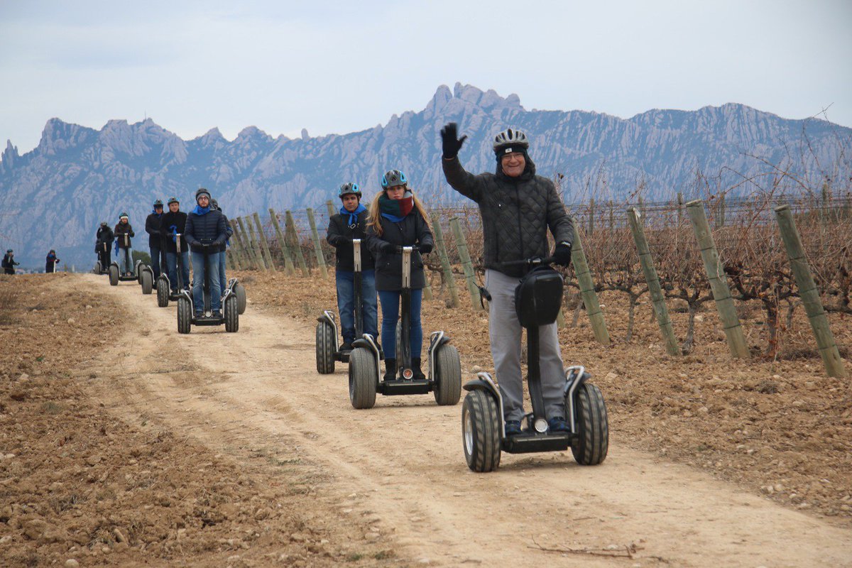ruralevents_bcn's tweet photo. Recuerdos de inverno en un día como hoy paseando en Segway 4x4 por @WineCanBonastre.
@enoPENEDES
#Segway #skills #eventocorporativo #Felizsemana #Teambuilding #Eventprofs #Ruralevent #penedèsexperience https://t.co/axo2StVEEQ