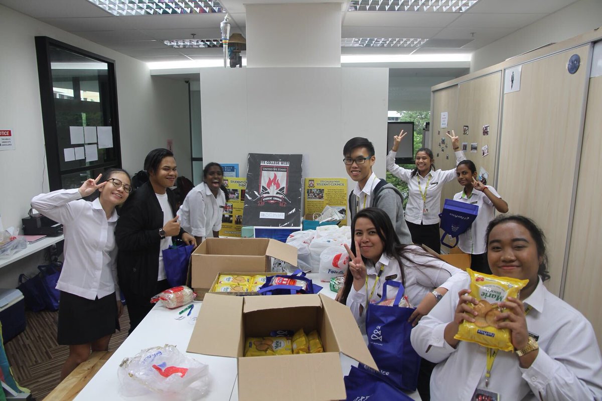 ITECollegeWest's tweet photo. #ITECollegeWest @itecwsc canβt wait for tomorrowβs kNOw Cleanersβ Day!
Theyβve packed all the hampers and would like to say a big THANK YOU to all who have supported one way or the other during the fund raising! π - JT, SDV #knowcleanersday #itecw https://t.co/3PtoaeGwCa