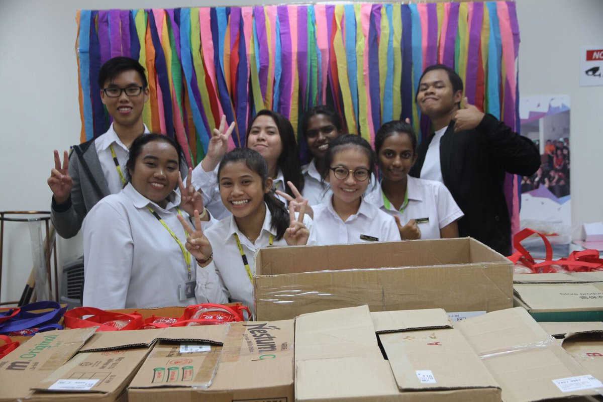 ITECollegeWest's tweet photo. #ITECollegeWest @itecwsc canβt wait for tomorrowβs kNOw Cleanersβ Day!
Theyβve packed all the hampers and would like to say a big THANK YOU to all who have supported one way or the other during the fund raising! π - JT, SDV #knowcleanersday #itecw https://t.co/3PtoaeGwCa