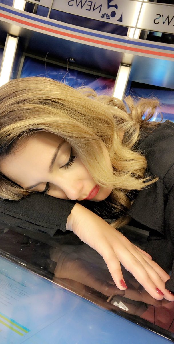 Heidialagha's tweet photo. Me during commercial breaks today... who’s with me?! 😴 #sotired #definitelyMonday https://t.co/68zhCxplHY