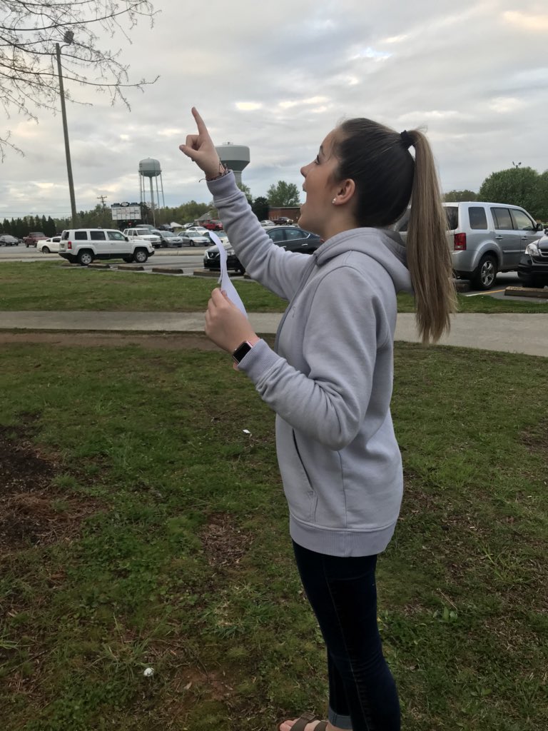 _mk123_'s tweet photo. Hey guys it’s Catherine the Great and I’m going to be taking over Makayla’s Twitter today. This morning Makayla and I went on a birdwatching adventure. It was so much fun! Stay tuned for more Flat absolute adventures! 😉 #flatabsolute #hypeforhistory @nordahi https://t.co/CPUkkarQac