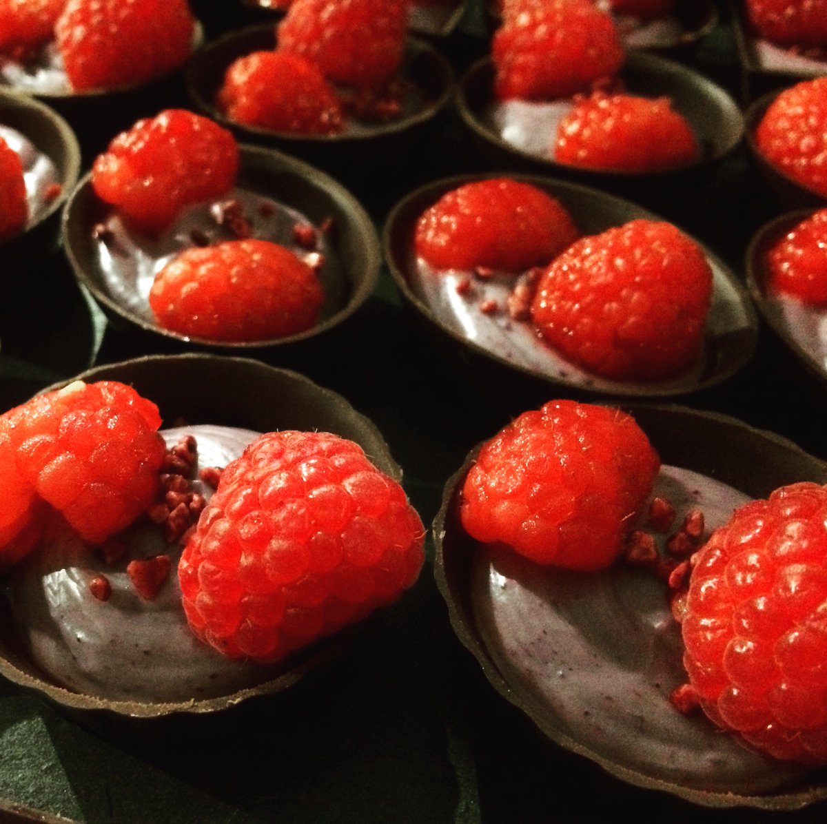 EdenMill's tweet photo. Love Gin chocolate 😍
 
We were at @TheWineLibrary_ in Falkirk hosting a gin and chocolate tasting with Artisan Chocolate maker, Maley's! 

They were, or course, DELICIOUS! https://t.co/sAdKbP9RHu