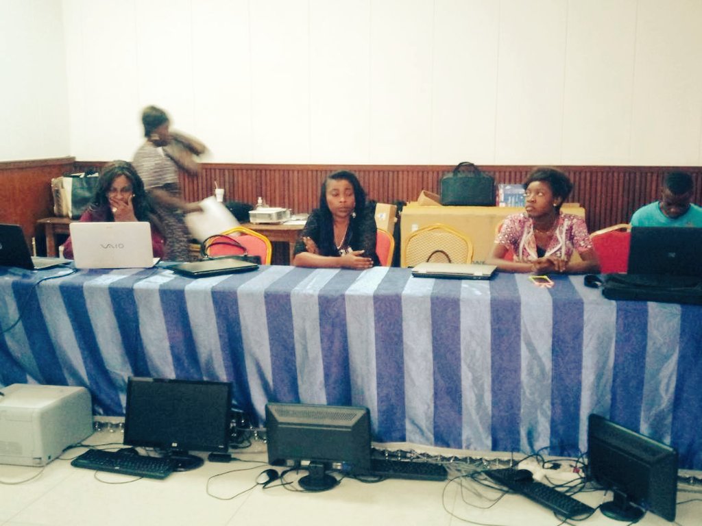 BibericLokwa's tweet photo. #OSIANE2018 #AfricaDigitalAcademy
Lancement de @ADAcg242 sous le thème "L'entrepreneuriat au féminin"
Pendant 4jours, #Brazzaville sera dotée d'une nouvelle génération des femmes #WebEntrepreneurs. https://t.co/rTT841iWgZ