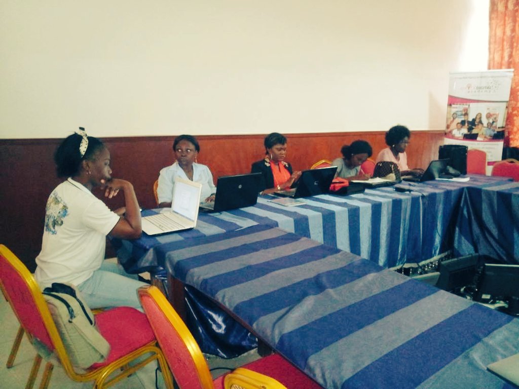 BibericLokwa's tweet photo. #OSIANE2018 #AfricaDigitalAcademy
Lancement de @ADAcg242 sous le thème "L'entrepreneuriat au féminin"
Pendant 4jours, #Brazzaville sera dotée d'une nouvelle génération des femmes #WebEntrepreneurs. https://t.co/rTT841iWgZ