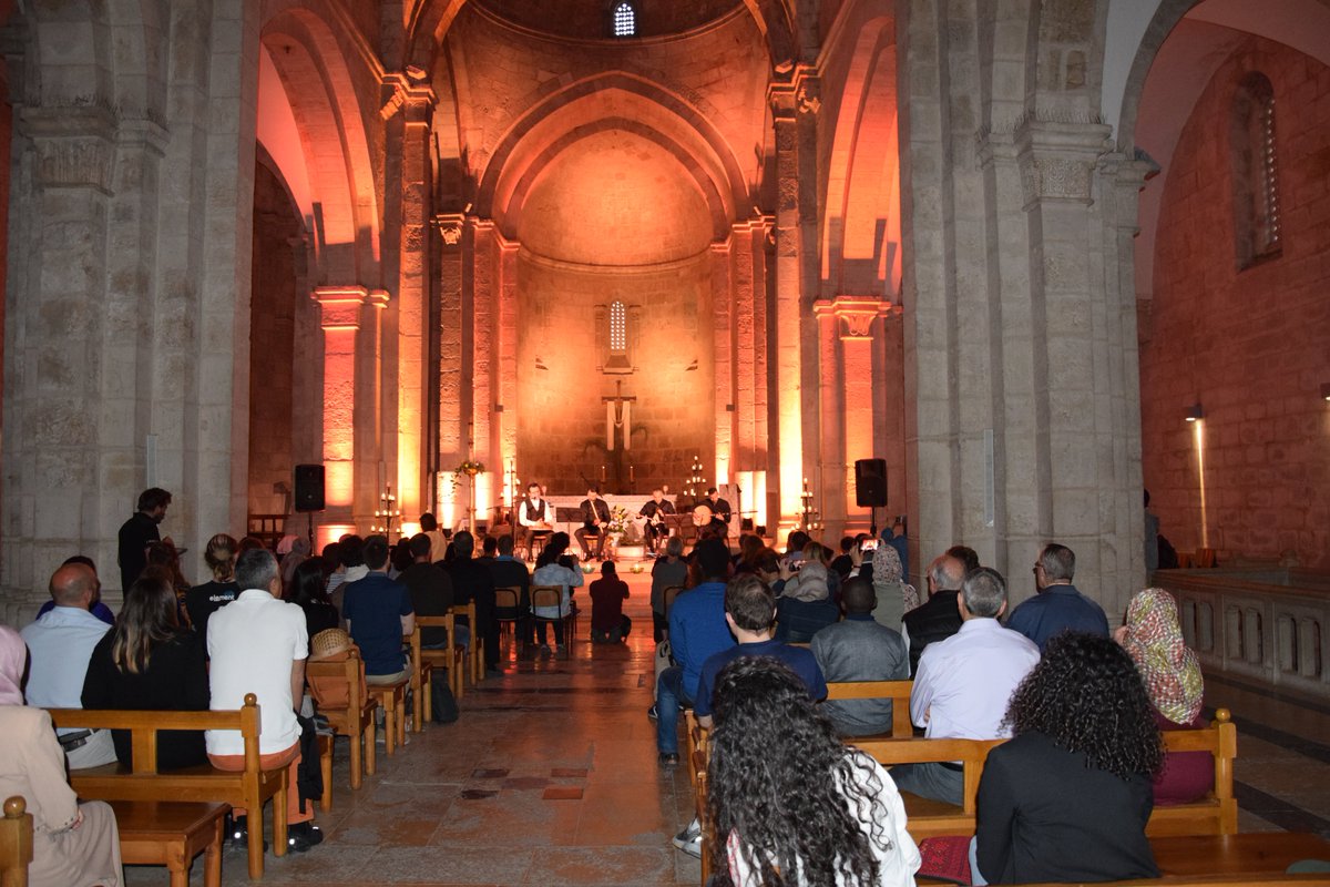 kudusyetkm's tweet photo. Al Kamandjati Müzik Festivali kapsamında Kudüs Eski şehirde Hz.Meryem'in doğduğuna inanılan St.Anna Kilisesi'nde, Klasik Türk Müziği Konseri verildi. https://t.co/PDB128B11h