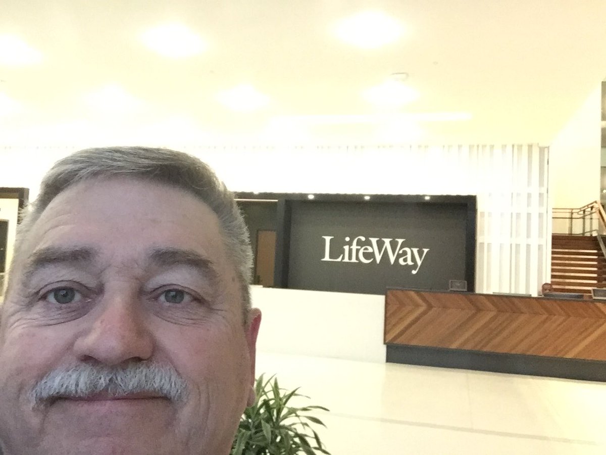 MacedonianCars's tweet photo. @LifeWay for time with @ClaudeVKing @ExperiencingGod https://t.co/2X8OlKjqaK