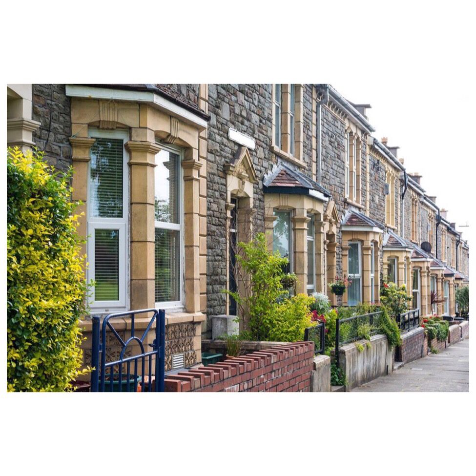 BuzzinSocial's tweet photo. Asking prices reach new peak in 11 regions in the UK.
The average house price is now £305,732, a new national peak.
Find out more here >>> https://t.co/C1sOOrO1GQ
#BuzzSocial #EstateAgencyMarketing https://t.co/FDTxSfn7KH