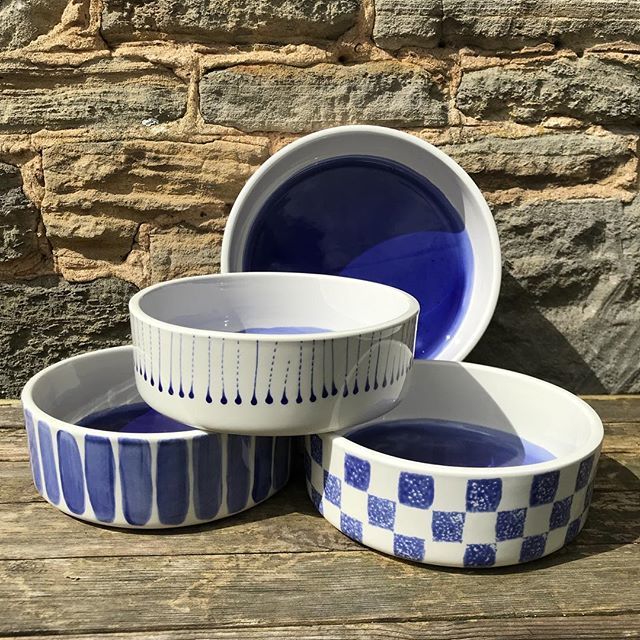 paisleyandco's tweet photo. Our blue &amp; white bowls are heading over to @slindonforge this week
•
•
•
#handpainted #blueandwhite #ceramics #spongeware #petbowls #stripes #polkadots https://t.co/u9T9NwF8At https://t.co/Bat9M1iiI6