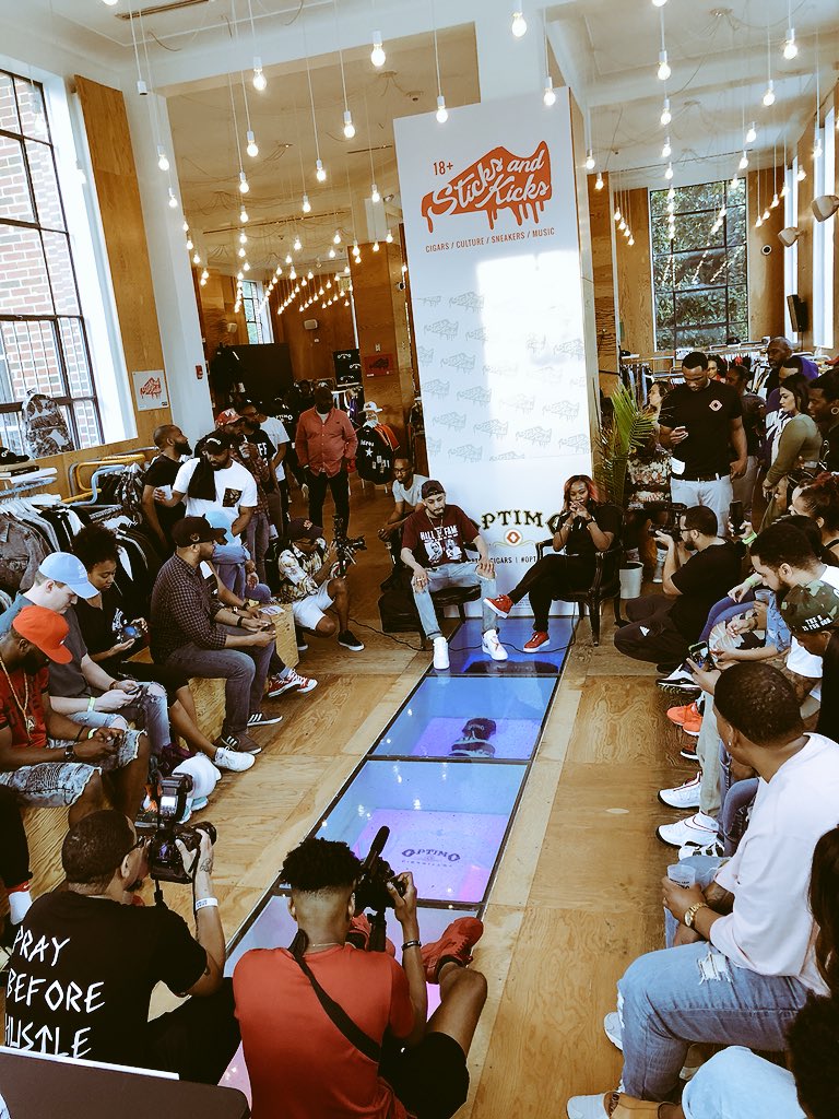 WishATL's tweet photo. #StickAndKicks was a success!
ATL, thank you. Much love to, @senorkaos // @iamBriaJanelle // @SeanFalyon & @ArtGuillory ๐๐พ๐ฅ๐๐พ @optimocigars #OptimoCigars
#WishATL https://t.co/P1HFn9EpkI