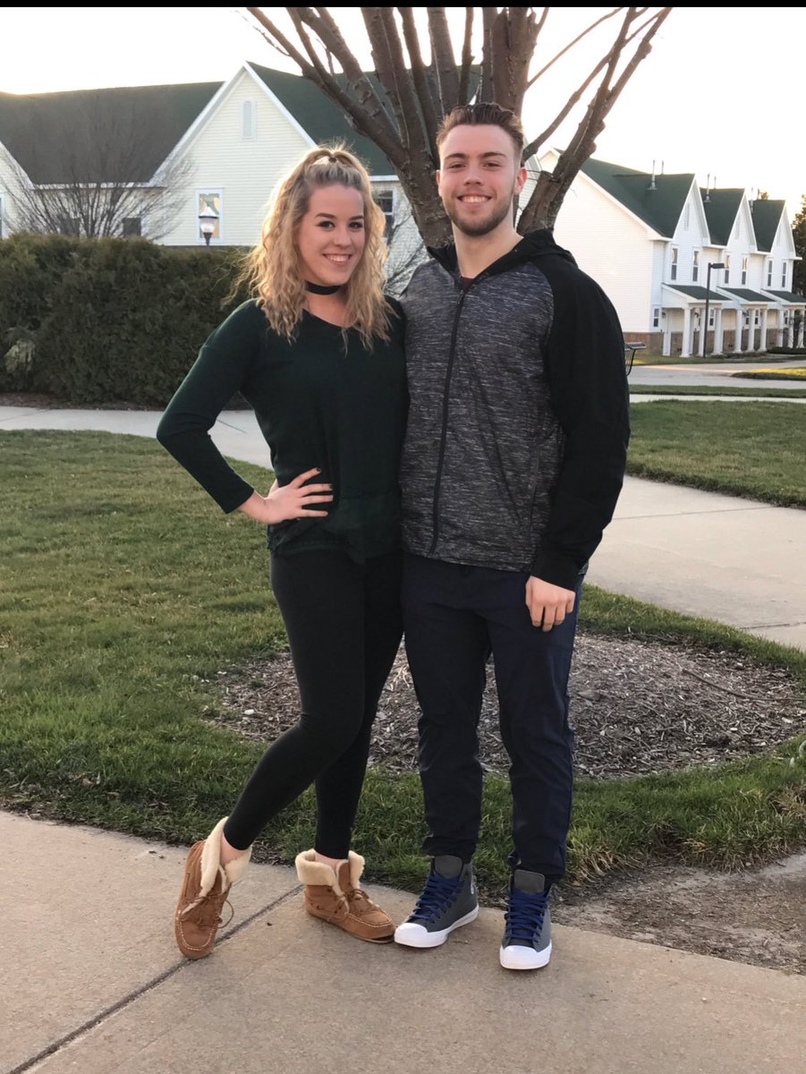 littlemiss155's tweet photo. Happy Birthday to my best friend @benchafin !!! Thank you for being my bestfriend/brother for over 18 years. Thank you for being my main fitness inspiration and for giving me @mackenzie_renay💗love ya best fraaaand💗❤️ https://t.co/igkILyR2U6