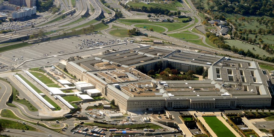 SamsungBizUSA's tweet photo. Miss #ITMod18? Here's what @DeptofDefense's Rory Kinney shared on the latest #govtech challenges and opportunities: https://t.co/Rh3xiDHhvp https://t.co/6cFKoFkU6B