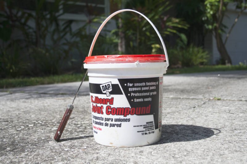 ProToolReviews's tweet photo. Drywall finishing is an underappreciated art. Like so many other grand ironies in life, the perfect job will go unnoticed. However, people will pay a lot of attention to a poorly done job.
https://t.co/RCeS3EovYj
#HowTo #Drywall #InsideCorners #JointCompound #DrywallMud https://t.co/S9RvjDiUJ8