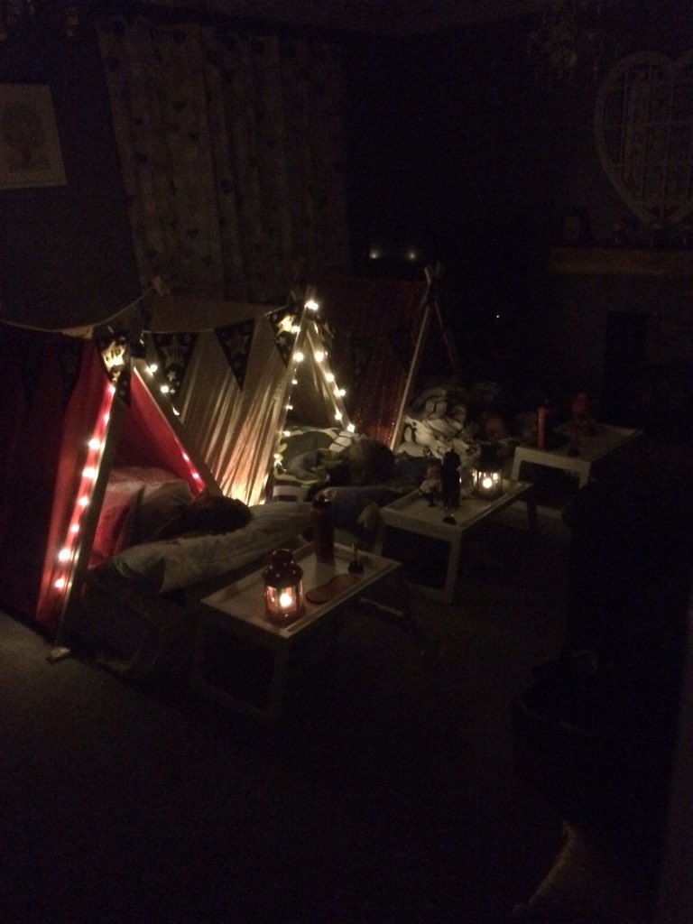 TheSleepyTeepee's tweet photo. While the tents were set up on Saturday my three decided they wanted their own little sleepover. ⛺️😴 #thesleepyteepeeparty #hollywoodtheme https://t.co/k3FWHesfQ7
