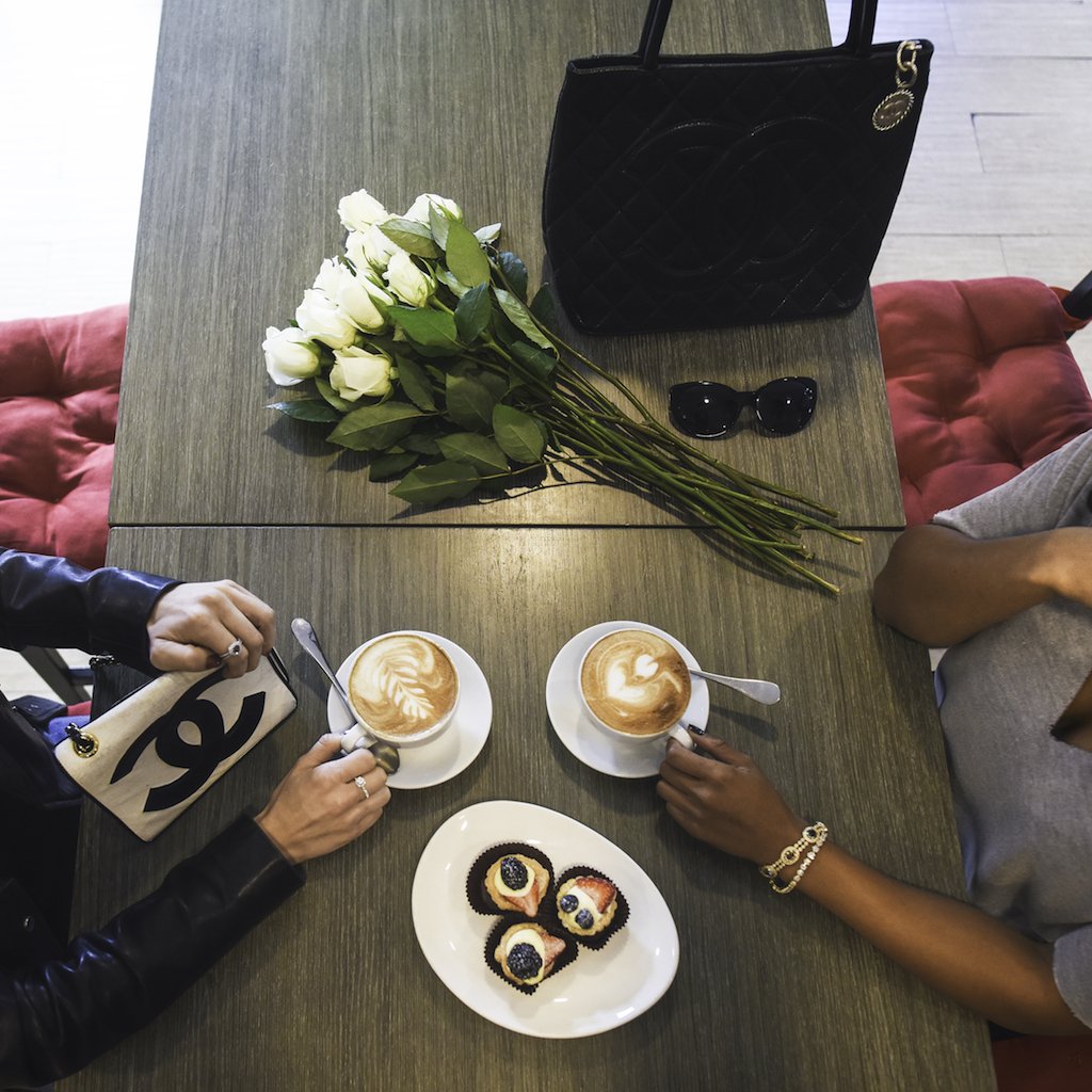 gobesocialmedia's tweet photo. Successful Mondays start with @CarraraPastries & tons & tons of coffee. What are your #MondayRituals? 🍰☕️ #ButFirstCoffee https://t.co/AFnRzFaUBL