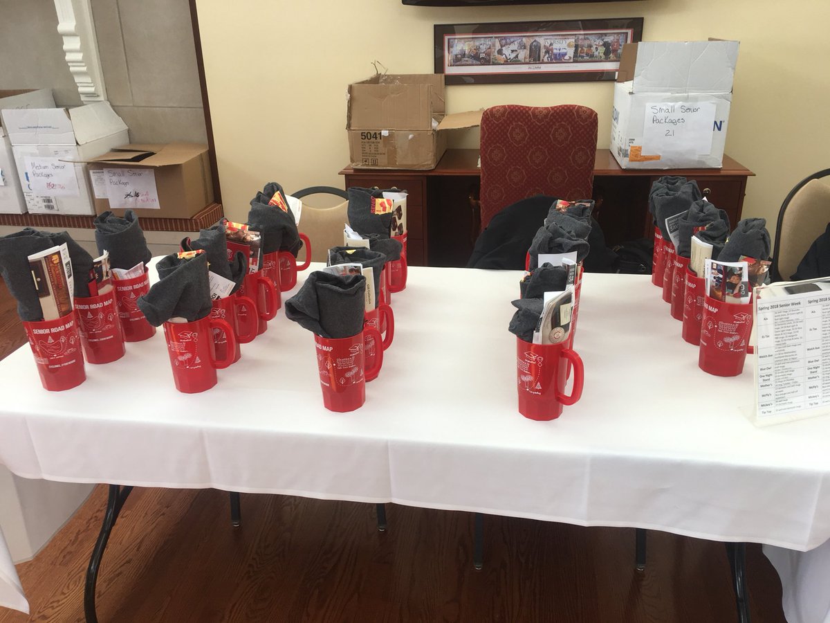 ISUSeniors2019's tweet image. Come to the Alumni Center for FREE sheet cake, all of your graduation needs, and your Senior packages!!