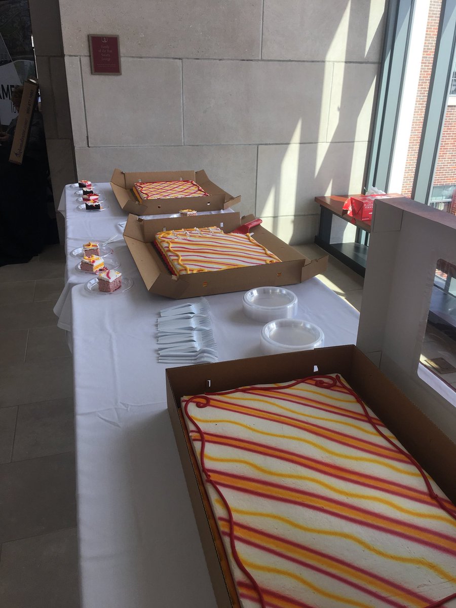 ISUSeniors2019's tweet image. Come to the Alumni Center for FREE sheet cake, all of your graduation needs, and your Senior packages!!