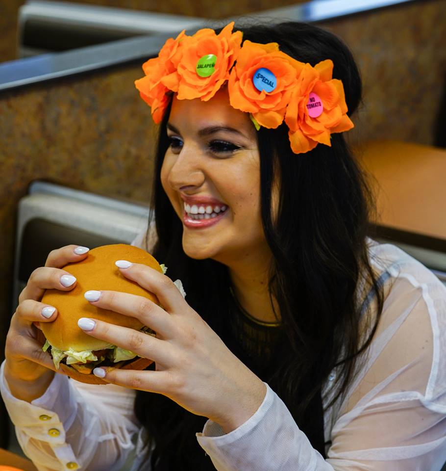 Whataburger's tweet photo. Internet: Coachella was epic
Me: Hold my Whataburger https://t.co/IyNJffdII6