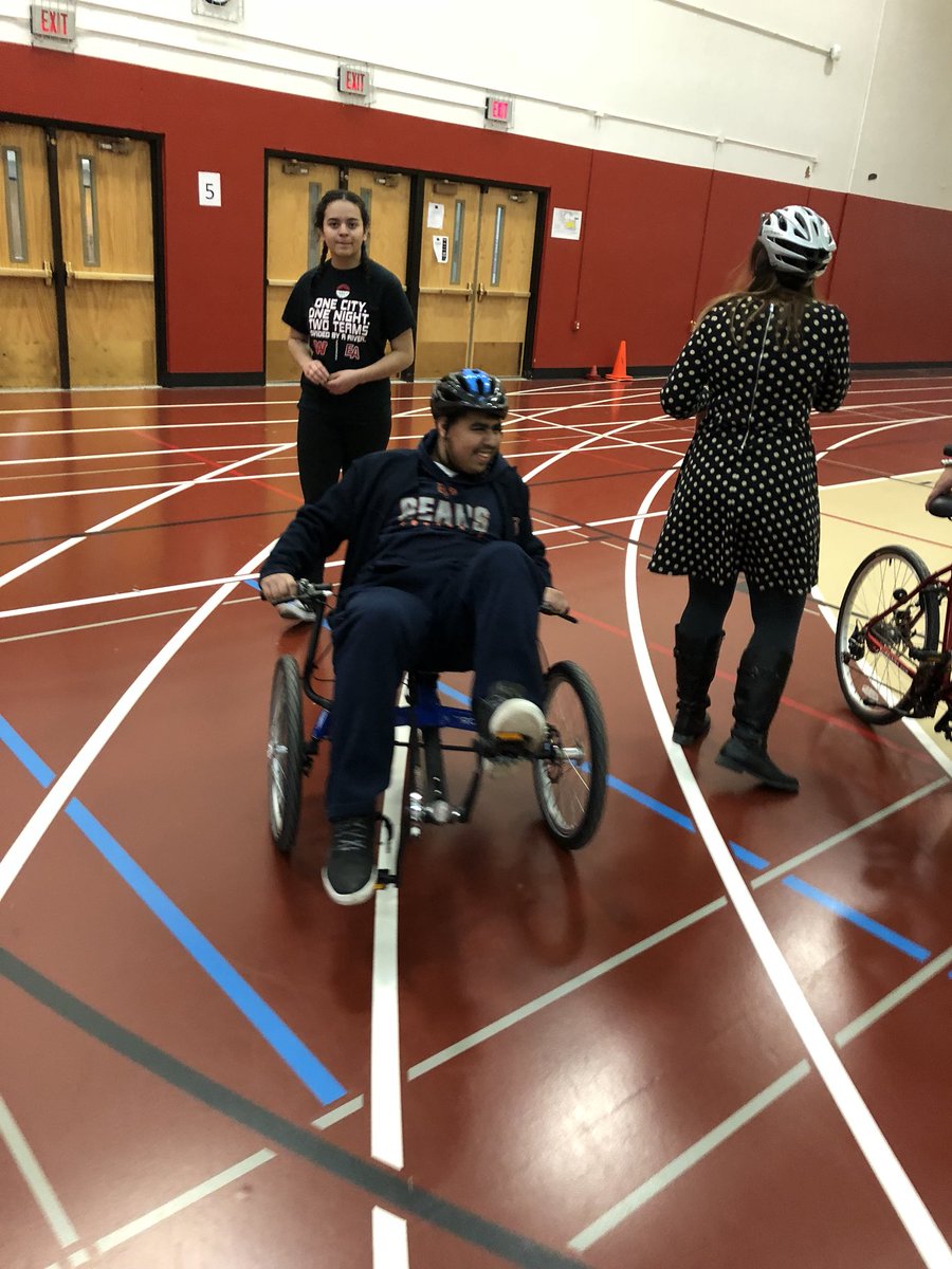 MrSeanMasten's tweet photo. @PrincipalKosak and Asst. Principal Mr. Nieto, join some of our students with bikes provided by #ProjectMobility https://t.co/PJNb1SO2hE