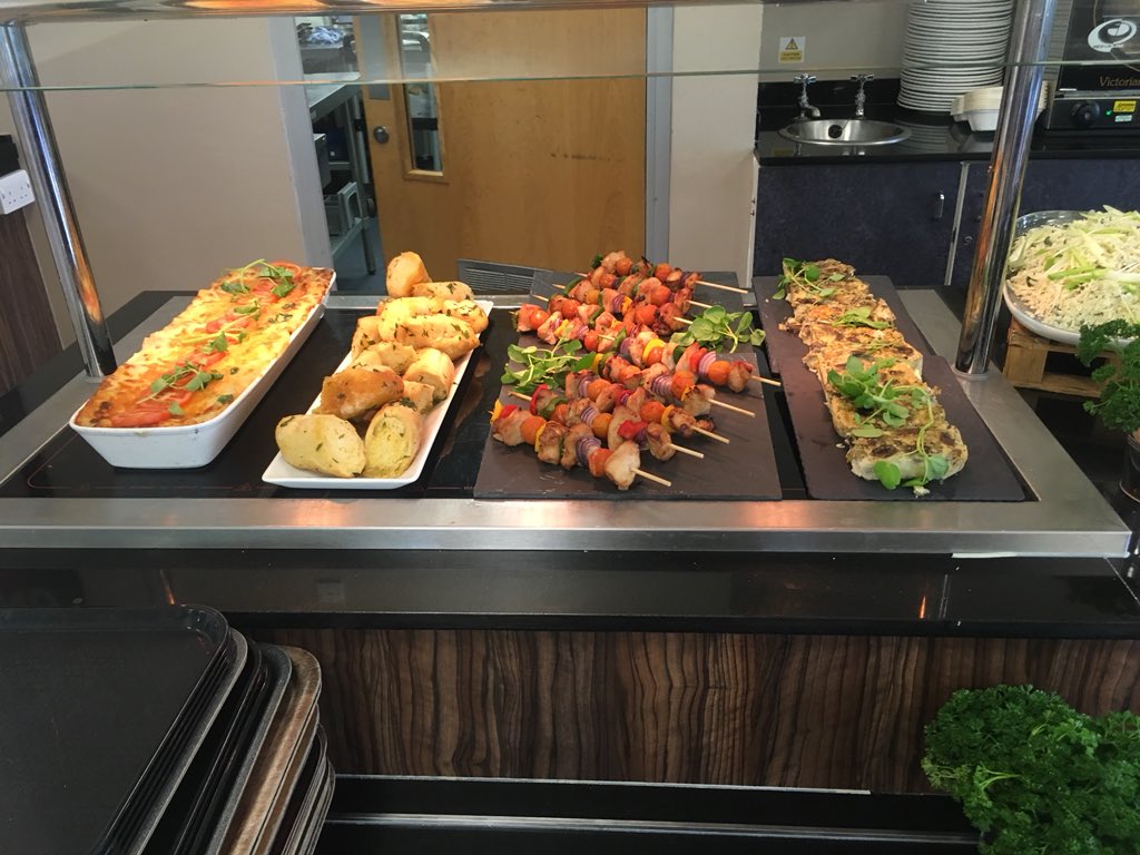 DawnPowell19's tweet photo. Lunch at Worcester County Council! Honey and soy chicken skewers on cauliflower rice! Lasagna and garlic bread! Mushroom and leek frittata! @JonWhittle1 @ServestFoodCo https://t.co/11bypiE68g