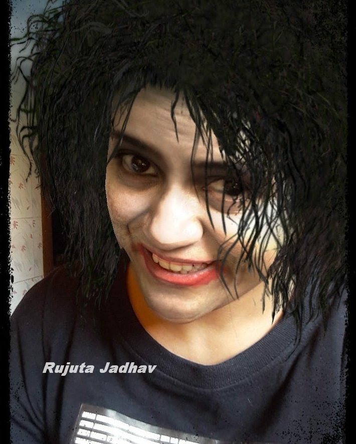rujulicious's tweet photo. @DramebaazDelhi @Contest_Hub @Contest_in My friend @poonam_216 has obsession 4 horror movies..She always ends up scaring d shit out of me by showing me some scary stuff..I can always find her narrating some creepy stories. She is sch a Drama Queen who never fails to add spice to my life. #Dramebaaz #ComingToRule https://t.co/GnxQI8iFuV