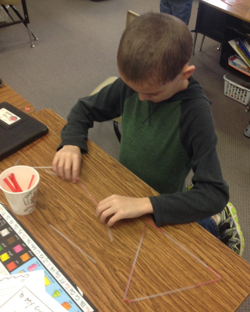 MrsGregg1st's tweet photo. Making math fun. Polygons with straws and twist ties. @NMPrincipal @CoachHannum https://t.co/Pp76tbQFb0