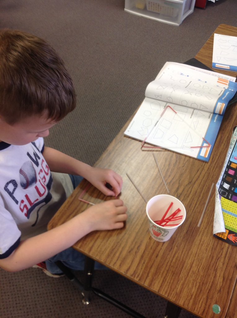 MrsGregg1st's tweet photo. Making math fun. Polygons with straws and twist ties. @NMPrincipal @CoachHannum https://t.co/Pp76tbQFb0