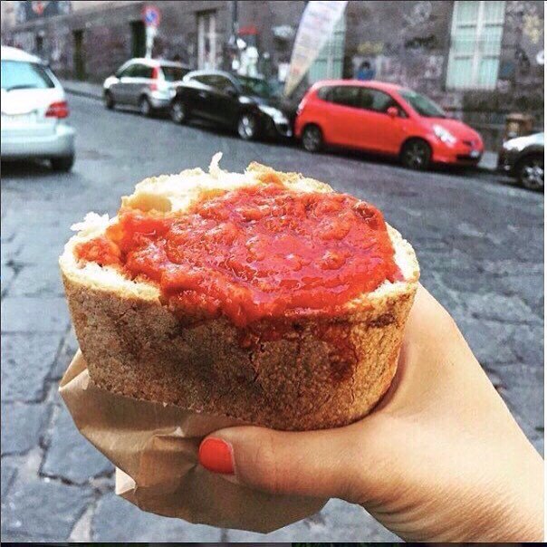 fra_unpo's tweet photo. La mia non è proprio fame... è più voglia di un cuzzetiello di pane con le polpette e melanzane alla parmigiana. Ahh che bellezza! 😍😍😍 #foodforfoodies #solocosebelle #bloggerlife #foodpassion #vitadafoodblogger #foodbloggeritaliani #liveforfood #inst… https://t.co/1eC2xgWrxQ https://t.co/FT9vnLwDyC