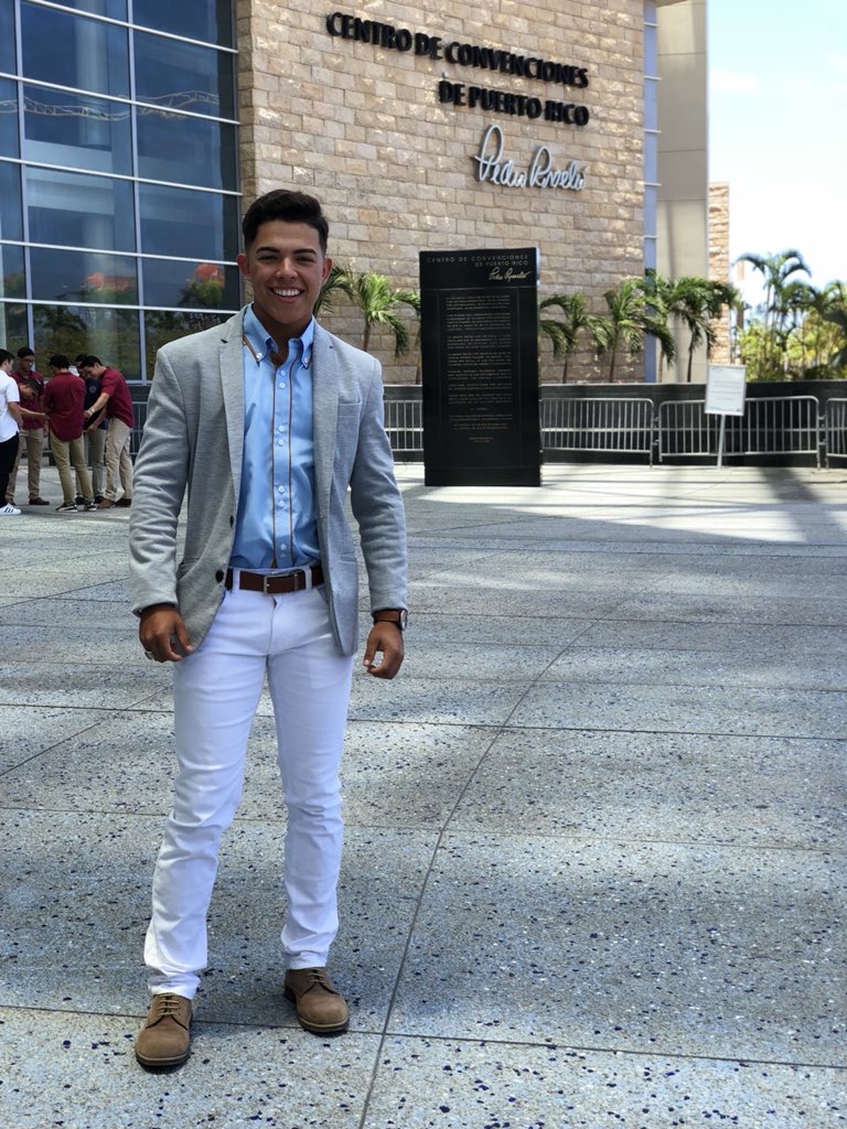 PRBAHS_'s tweet photo. Reconocimiento a nuestro Estudiante del Año, Reynaldo J. Vega Bonilla en el Congreso Educativo de la Asociación de Educación Privada de Puerto Rico. ¡Felicidades! #ORGULLOPRBAHS https://t.co/Ad3cA7dMe4