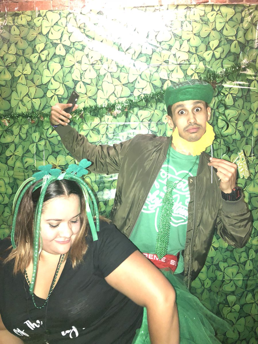love_jeanette86's tweet photo. 👀 🤳🏼what Monday blues?!? 🍀😋
@iamerikestrada #OPatricksWeekend @otownofficial #ErikMichaelMonday #EManiac https://t.co/GXWo2fBsiu
