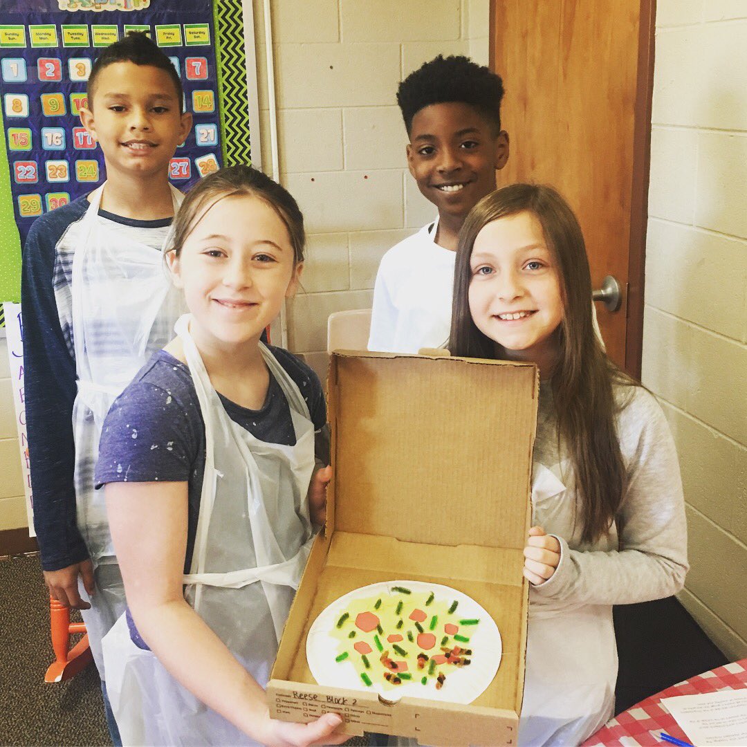 Jankowy4Math's tweet photo. 4th graders turned into five star chefs at “Fractionista Pizzeria” during their math block! We took what we knew about equivalent fractions and made masterpiece recipes! Bellissimo! ♥️🍕#mathrocks #keepkidsengaged #fortheloveoflearning @lafrancelions @andersonsd4 #experience4 https://t.co/N6HsCelYxg