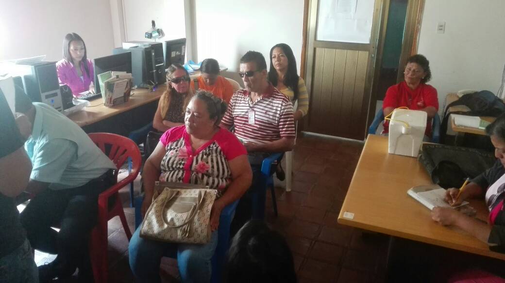 EmcomunaGuarico's tweet photo. #SomosPoderPopular || Presidenta @K_Guanipa sostuvo reunión con Promotores de #EMCOMUNA sobre orientacion de actulizacion de vocerias #SoyGuárico #EnCuerpoYAlma #FelizLunes https://t.co/jPQTV649e7