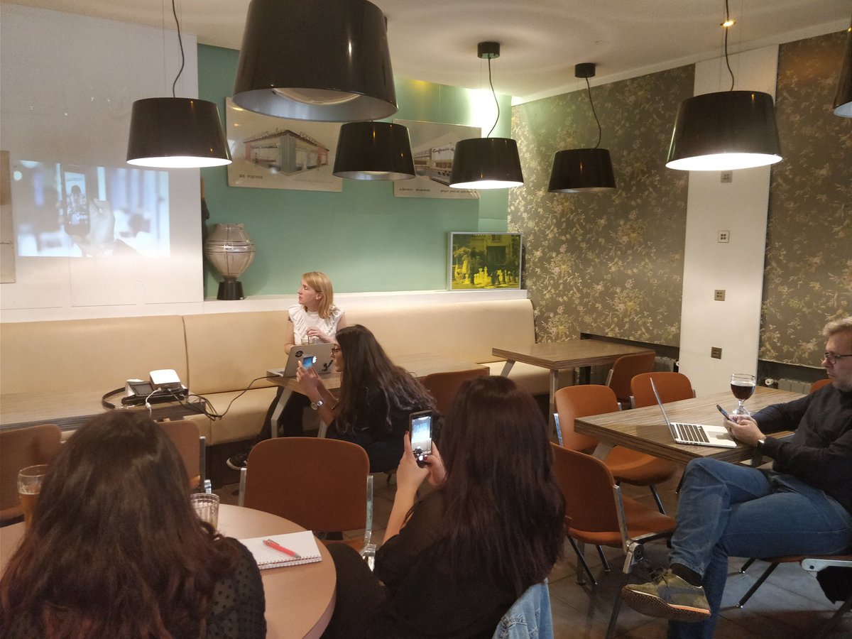 Regine_Michalon's tweet photo. Deuxième atelier organisé par @snapologie sur l'utilisation de #snapchat pour les marques #ghostfactory 🍻 https://t.co/c7FxbohgTN