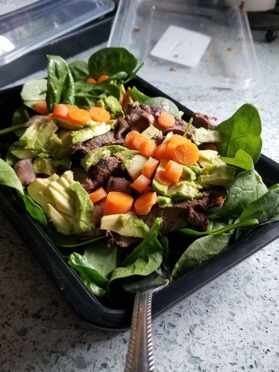 CoreyA_MMA's tweet image. Hater will say its photoshopped...
.
 Spinach salad done right, topped with venison, avocado, carrots, olive oil, and Greek yogurt dressing.  And it taste as good as it looks.
.
#healthyliving #weightcut #salad #healthy #meals #spinach #venison #carrots #avocado #oliveoil @ufc